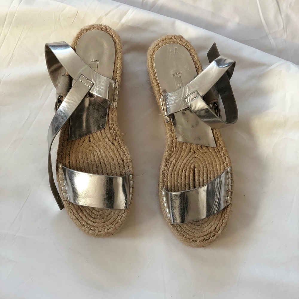 Shoe - Picture 4 of 6